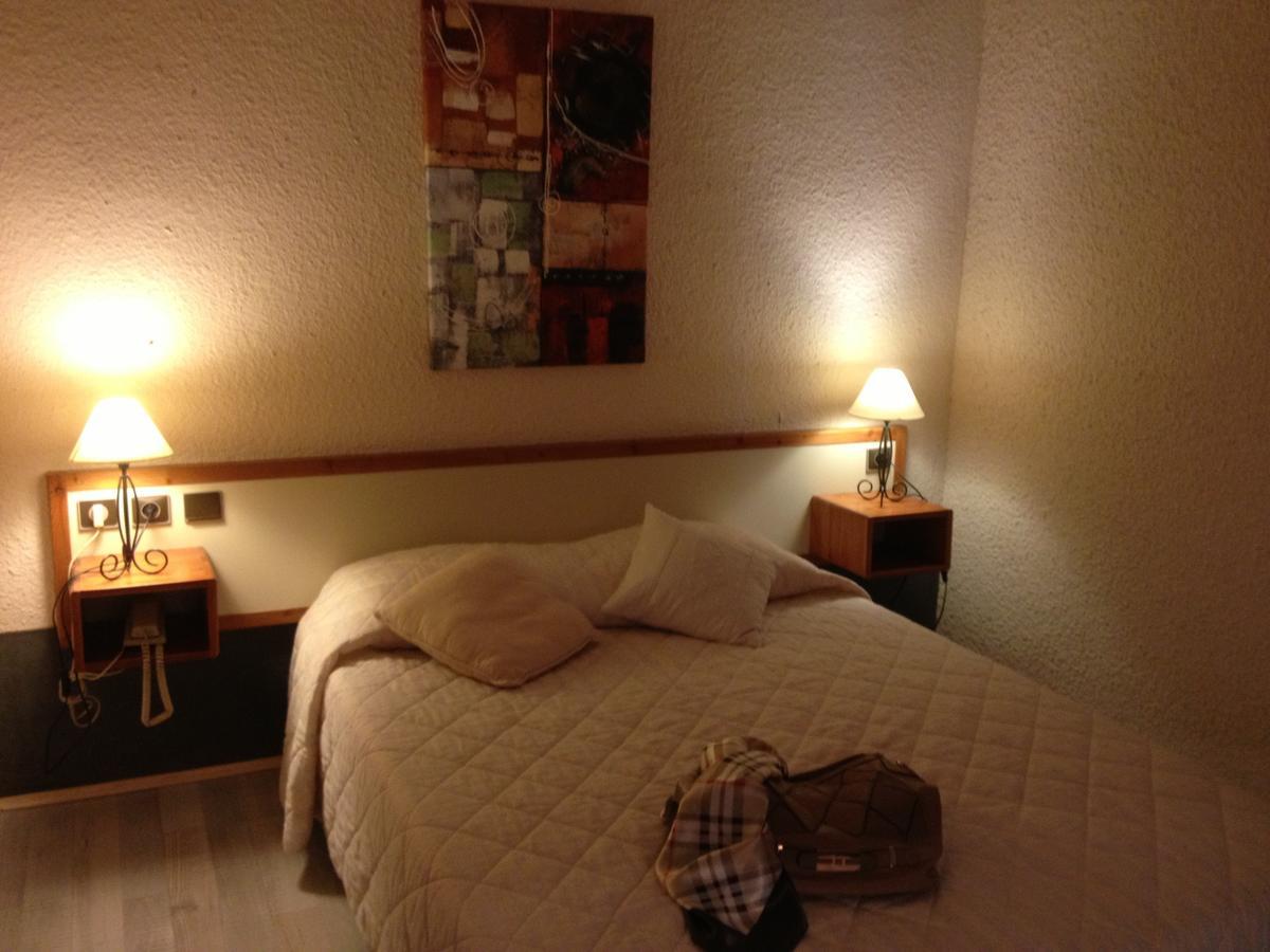 Hotel Cartusia Sarcenas Szoba fotó